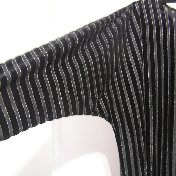 J. JILL SIZE LARGE WEAREVER METALLIC STRIPE TOP - Picture 5 of 7